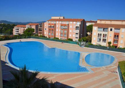 Zen A Avec Jardin, Piscine, Tennis, Proche Mer Fréjus