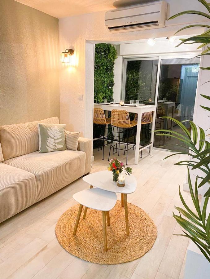 Zen A Avec Jardin, Piscine, Tennis, Proche Mer Fréjus